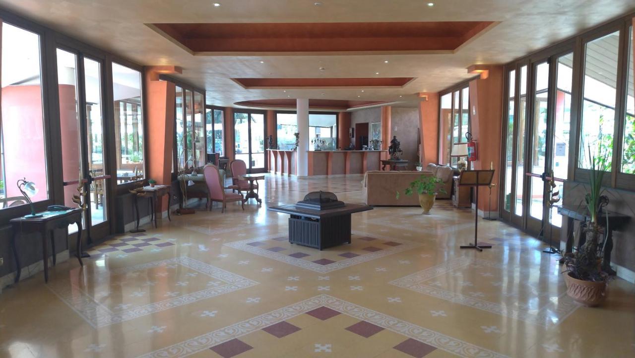 Tk Hotel - Ex Ares Сан Джовани ла Пунта Екстериор снимка
