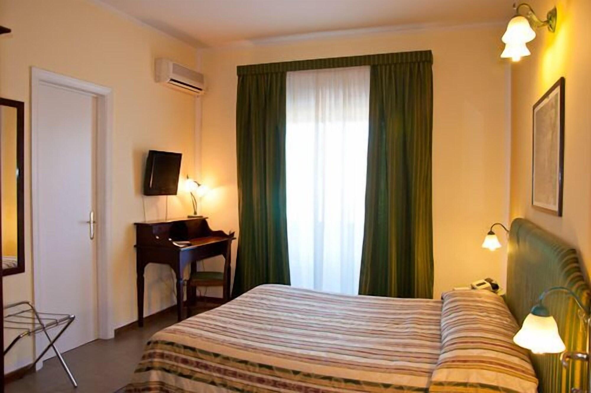 Tk Hotel - Ex Ares Сан Джовани ла Пунта Екстериор снимка