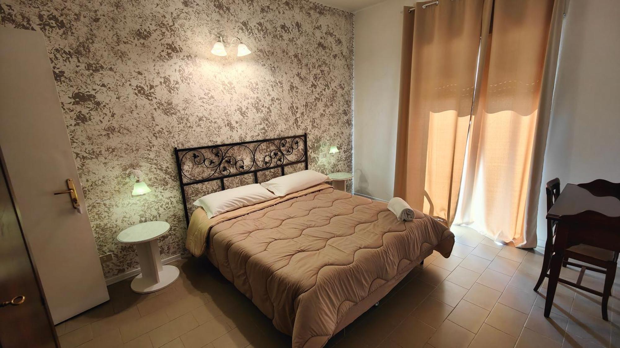 Tk Hotel - Ex Ares Сан Джовани ла Пунта Екстериор снимка